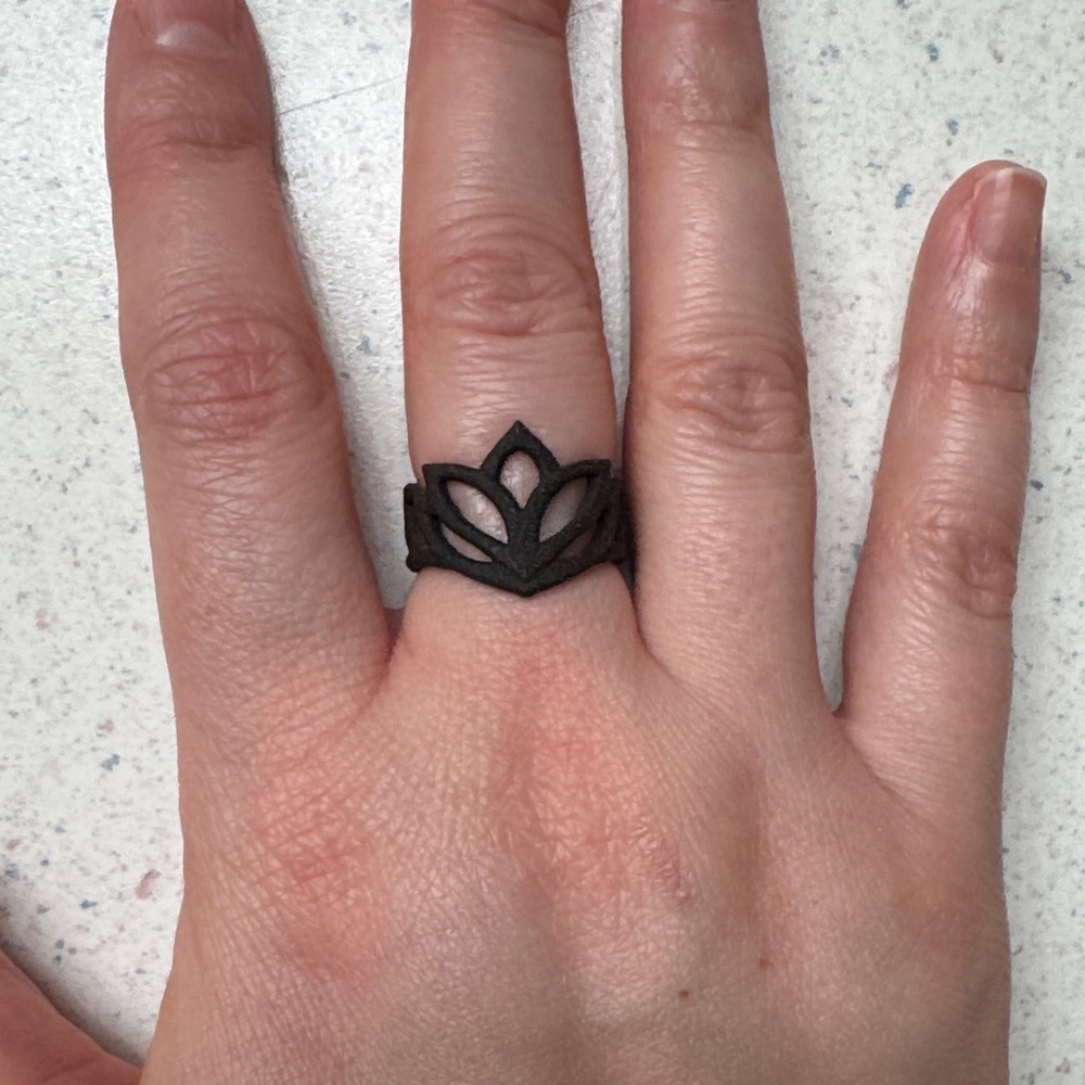 Rogue + Wolf Ring - Picture 2 of 4